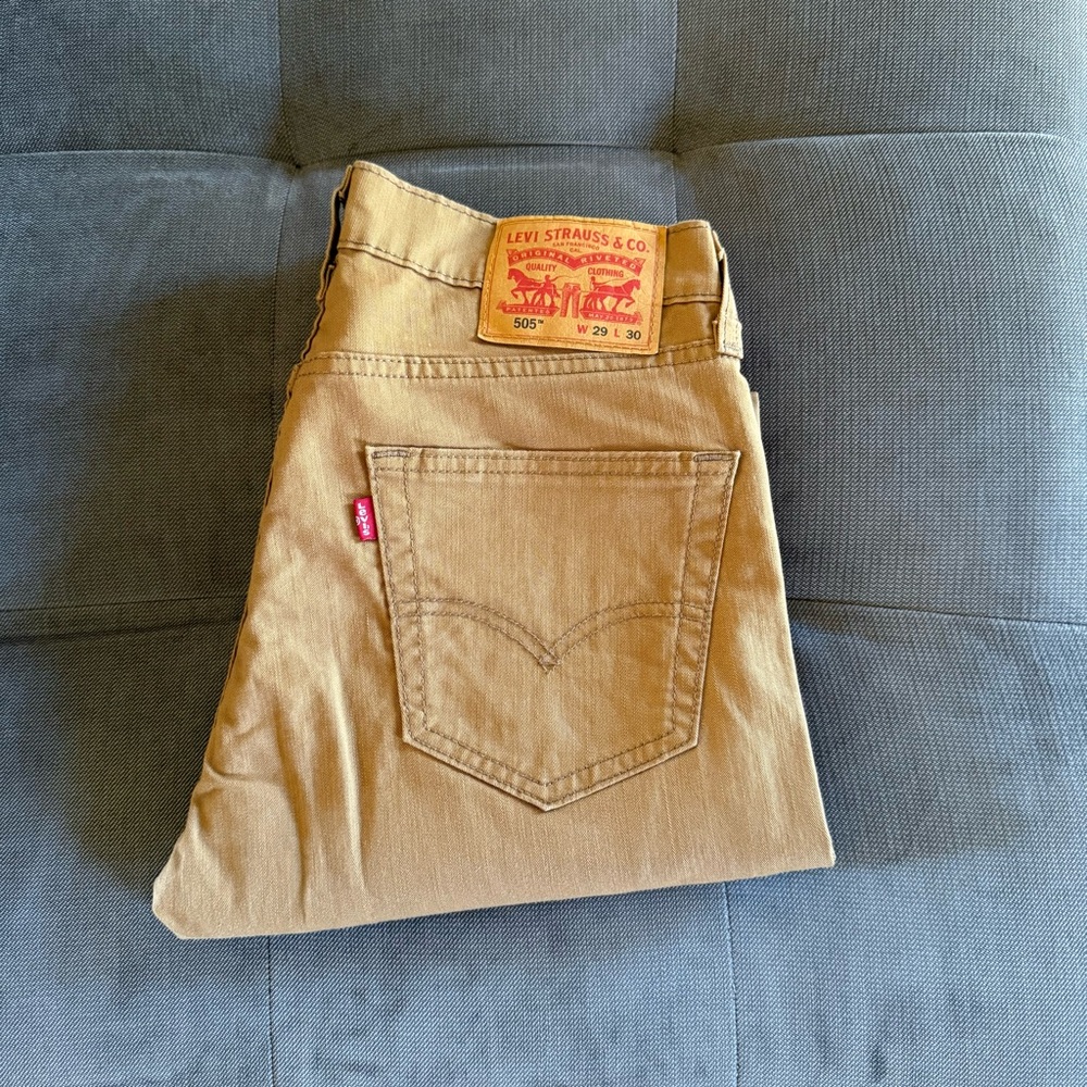 Levi’s men’s 505 29x30 Reg fit camel color jeans